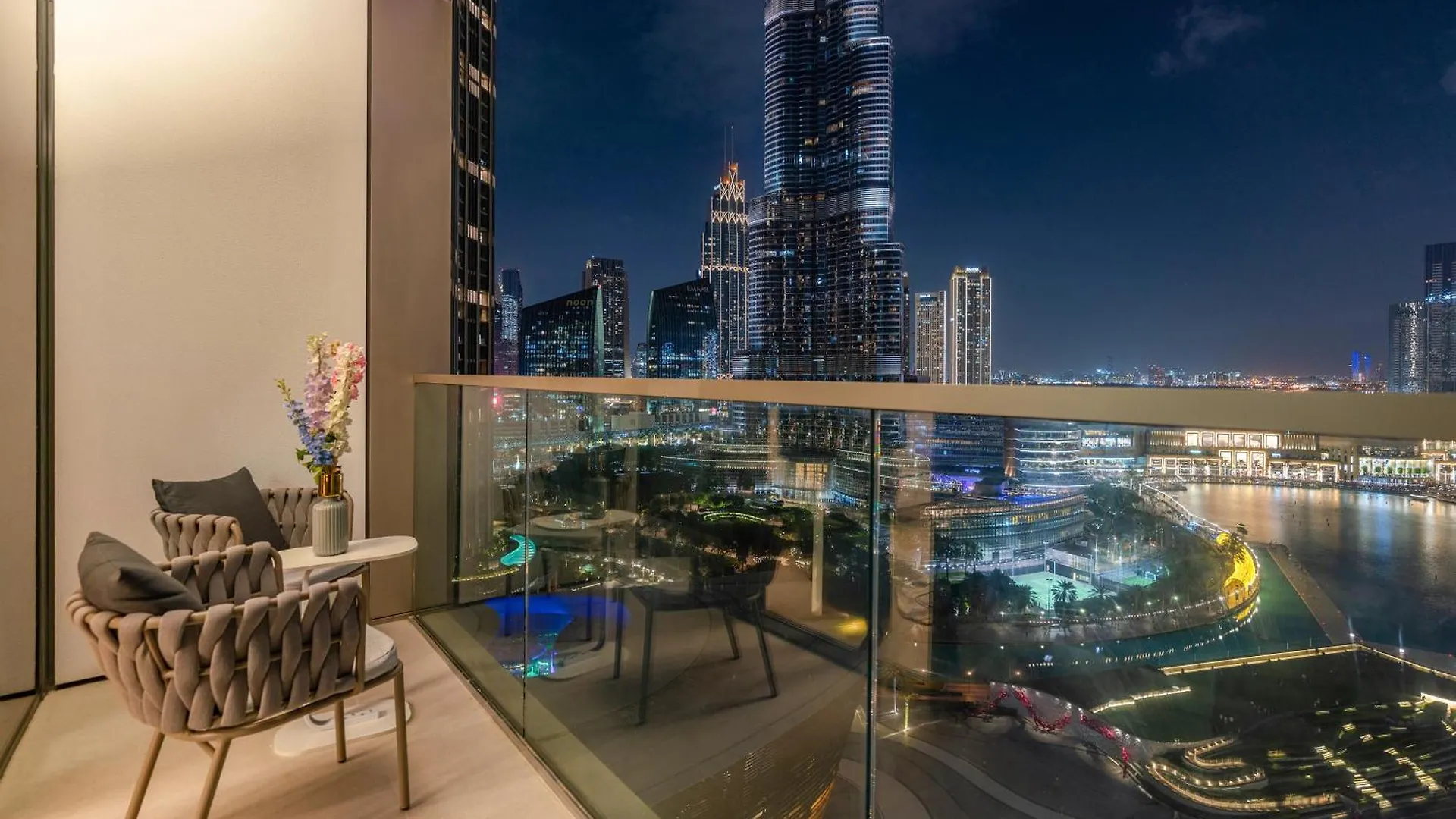Skyline Majesty - Luxury Living With Full Burj Khalifa & Fountain Views - 1703 Apartment Dubai