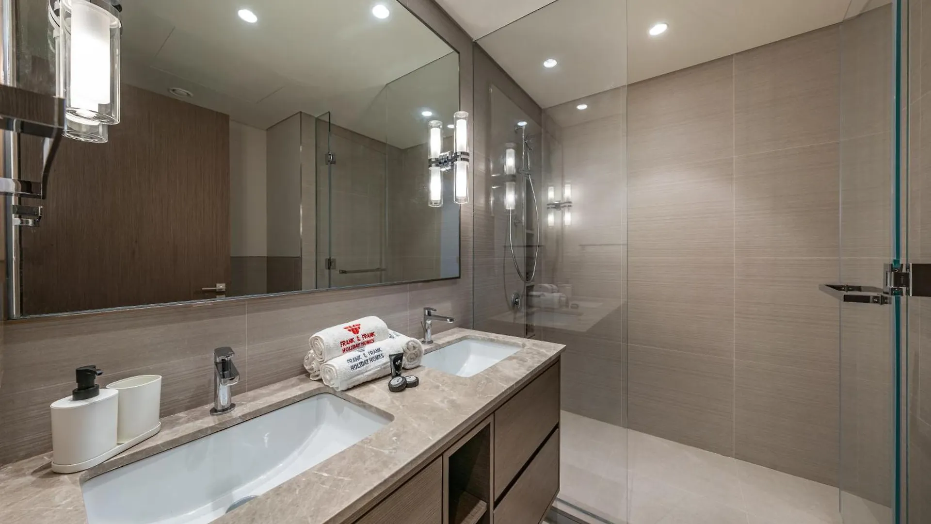Skyline Majesty - Luxury Living With Full Burj Khalifa & Fountain Views - 1703 Apartment Dubai