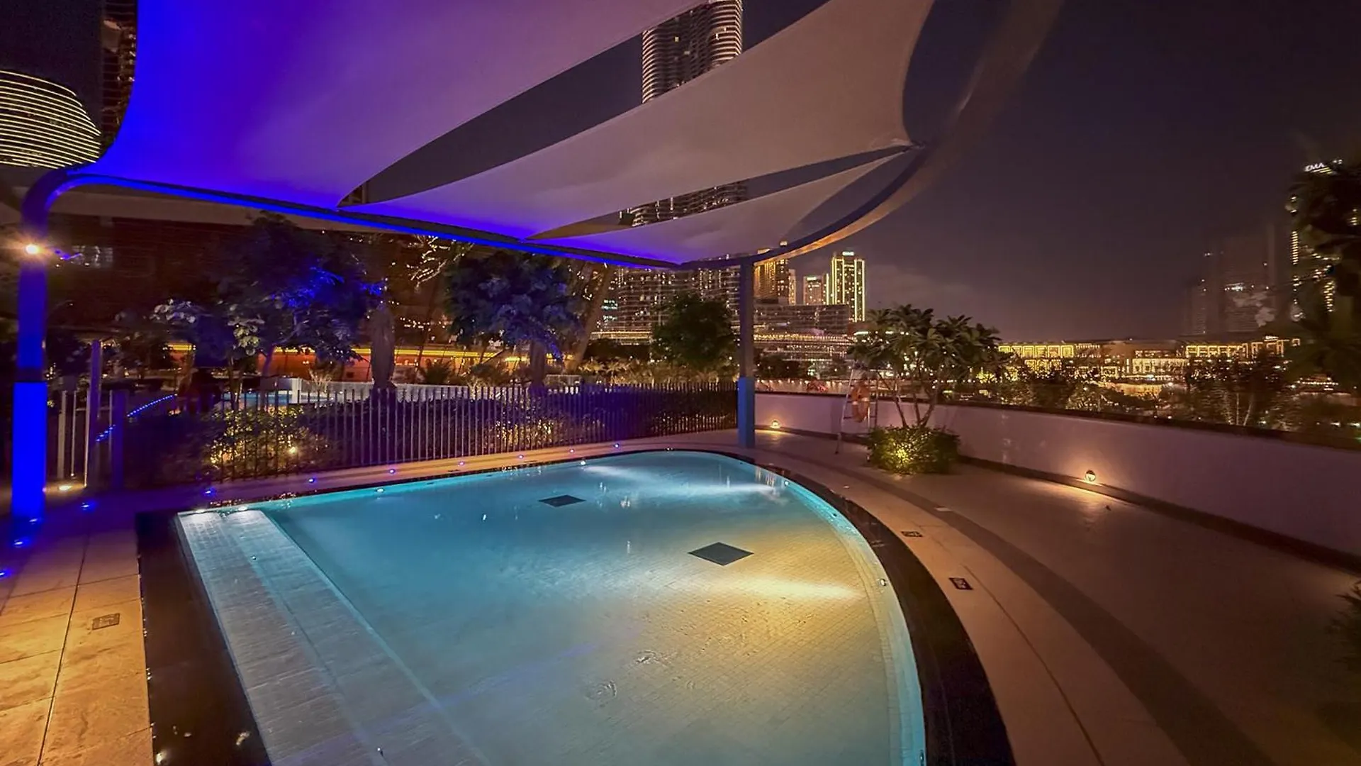 Apartamento Skyline Majesty - Luxury Living With Full Burj Khalifa & Fountain Views - 1703 Dubái