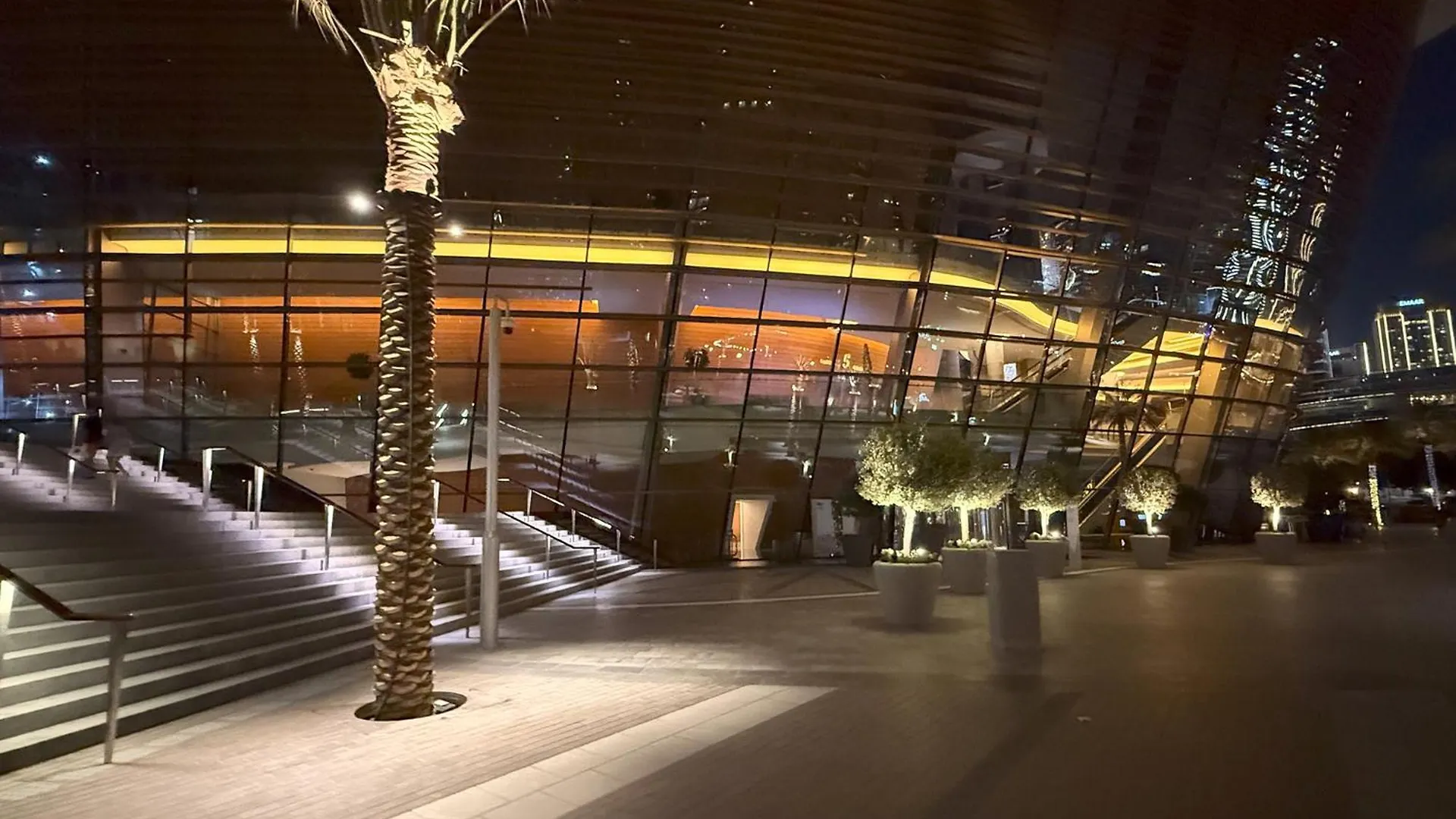 Apartamento Skyline Majesty - Luxury Living With Full Burj Khalifa & Fountain Views - 1703 Dubái