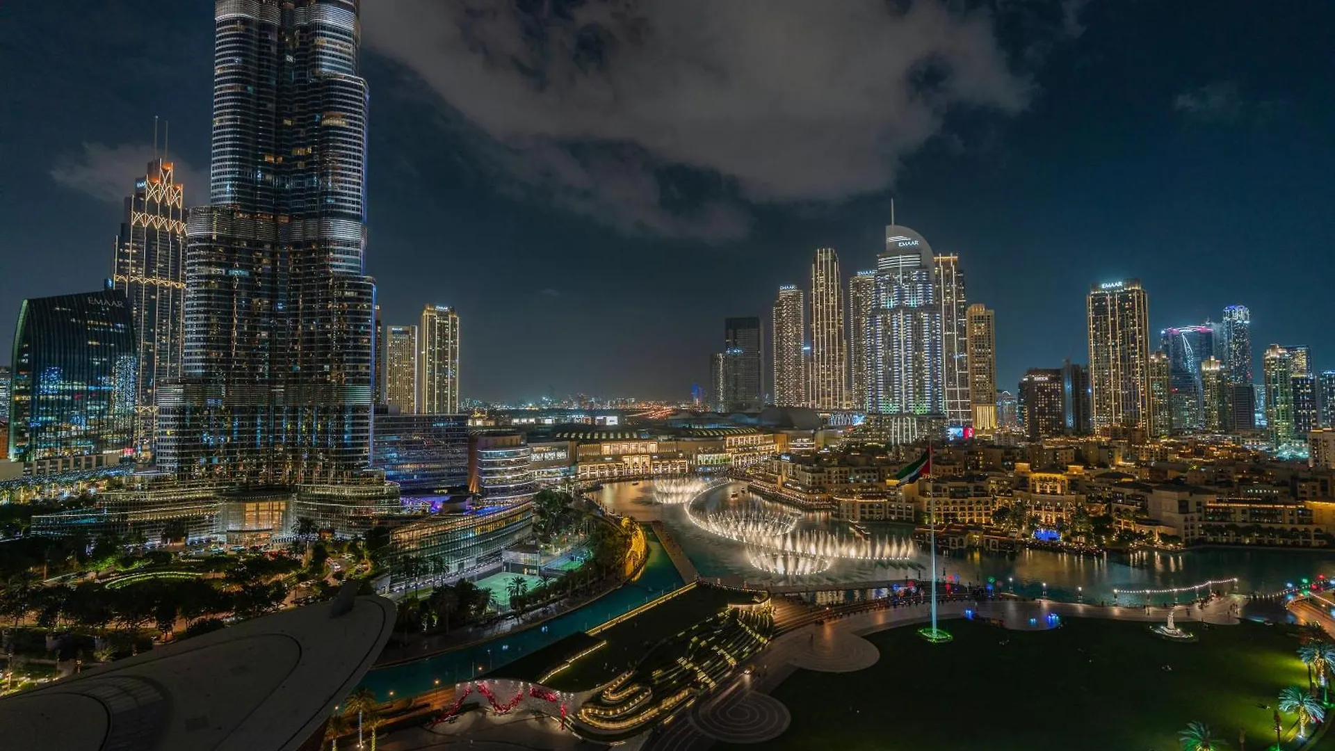 Apartamento Skyline Majesty - Luxury Living With Full Burj Khalifa & Fountain Views - 1703 Dubái