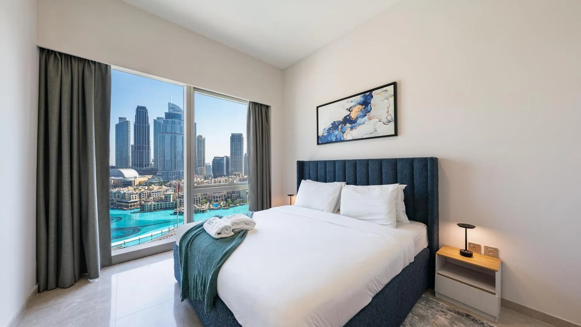 Apartamento Skyline Majesty - Luxury Living With Full Burj Khalifa & Fountain Views - 1703 Dubái