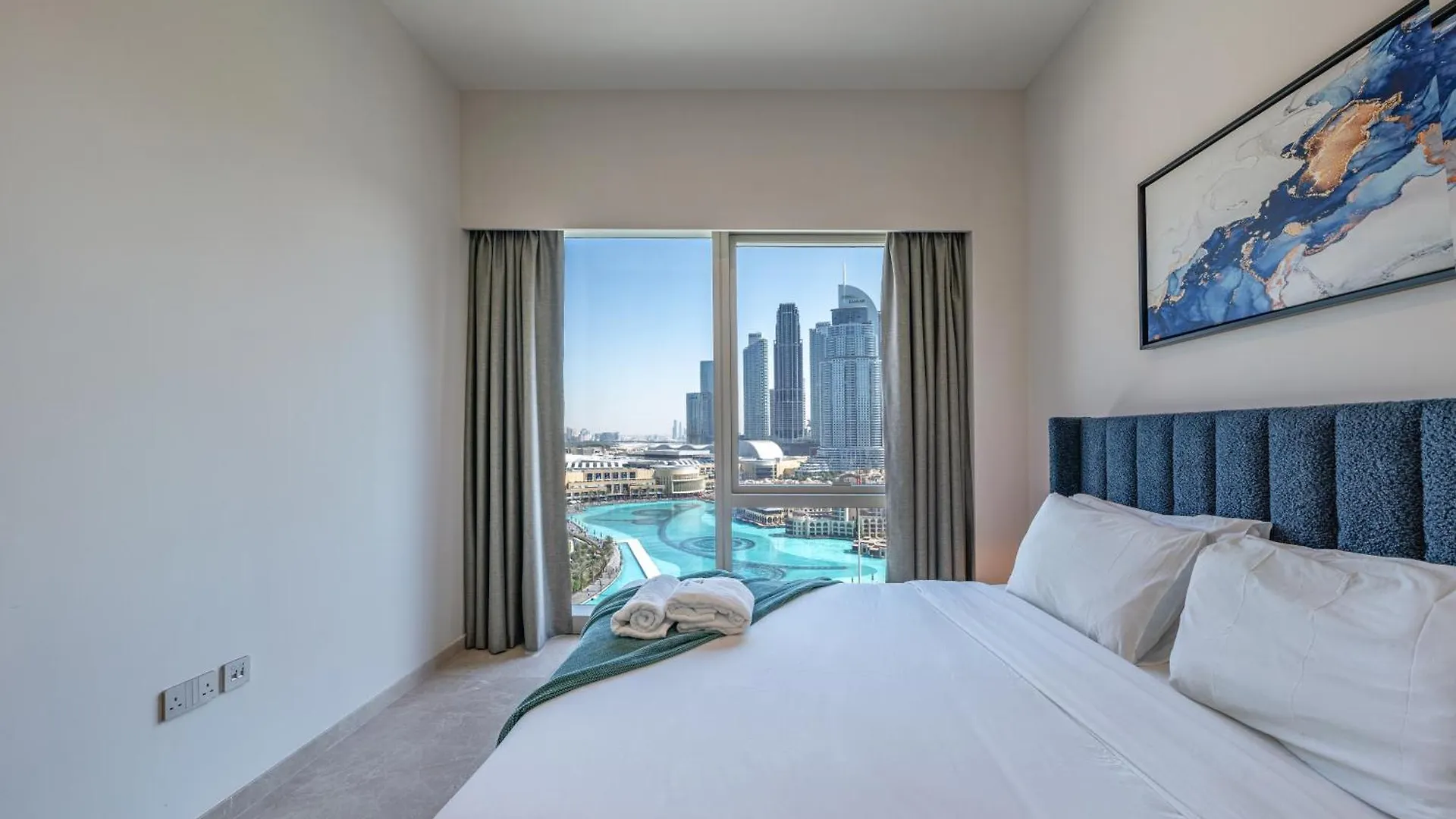 Apartamento Skyline Majesty - Luxury Living With Full Burj Khalifa & Fountain Views - 1703 Dubái
