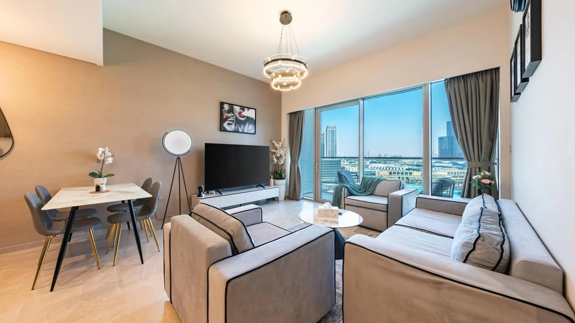 Skyline Majesty - Luxury Living With Full Burj Khalifa & Fountain Views - 1703 Lejlighed Dubai